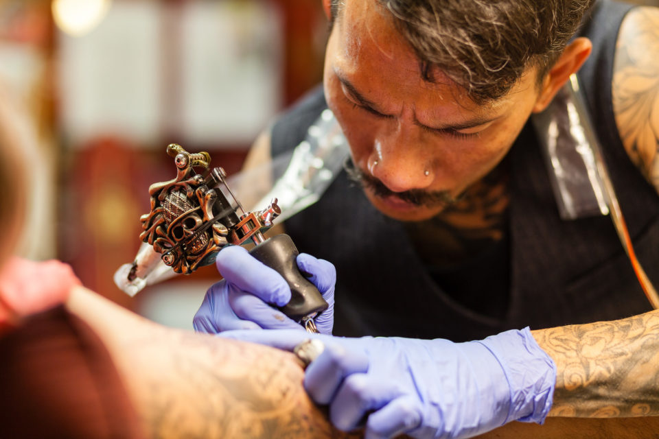 Corporatefotografie: Samlan ee Tattoo Studio, Interlaken, Schweiz Samlan-ee-tattoo-studio-interlaken-mamo-photography-fotograf-interlaken-kmu-fotografie