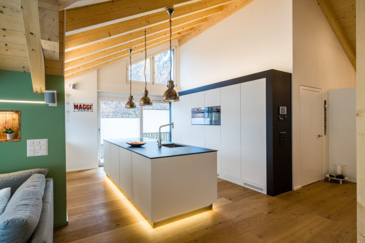 Frutiger Schreinerei Innenarchitekturfotografie küchenfotos bad individuelle schränke sauna fotografie mamo photography interlaken