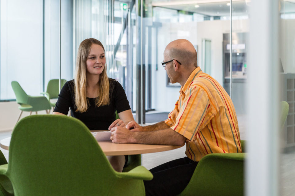 Corporatefotografie, Bank EKI, Interlaken, Schweiz Bank EKI Interlaken Innenarchitekturfotografie Interior MAMO Photography Interlaken Fotograf KMU Fotografie Businessfotos