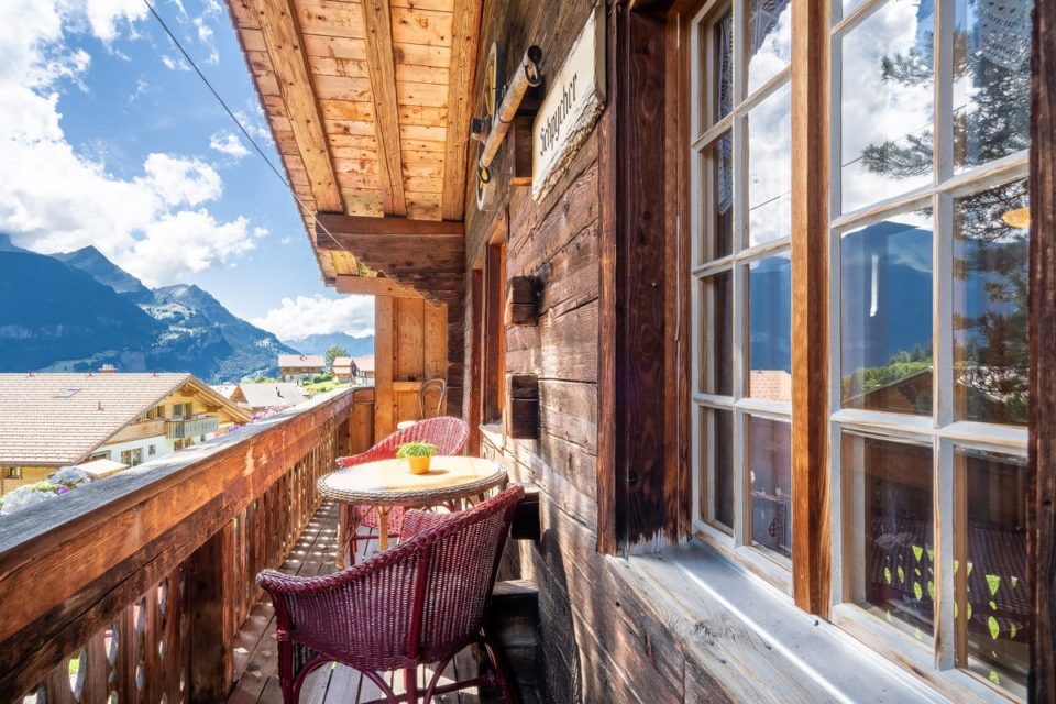 Architekturfotograf-Schweiz-Interlaken-Ferienwohnung-Hasliberg-Fotograf-Interlaken-MAMO-Photography-004-1200 Fotograf Interlaken Ferienwohnung Hasliberg Reuti Rubi Huber Interiorfotografie Interieur Schweiz Architekturfotografie