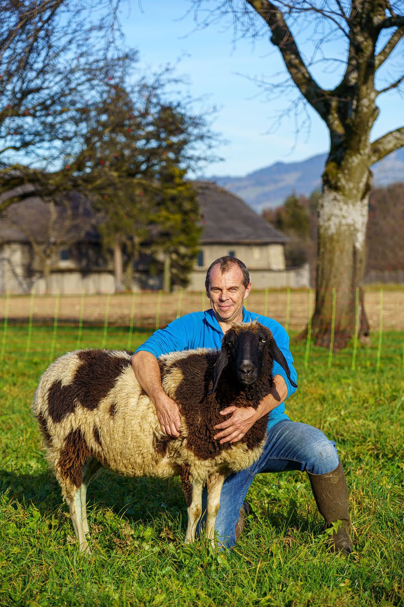 Fotograf Interlaken Bern Thun Geschaeftsbericht Fotografie Identitas Lifestylefotos Werbefotografie Tierfotos Portraitfotografie Werbefotografie