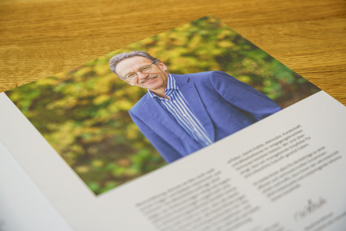 Fotograf Interlaken Bern Thun Geschaeftsbericht Fotografie Identitas Lifestylefotos Werbefotografie Tierfotos Portraitfotografie Werbefotografie