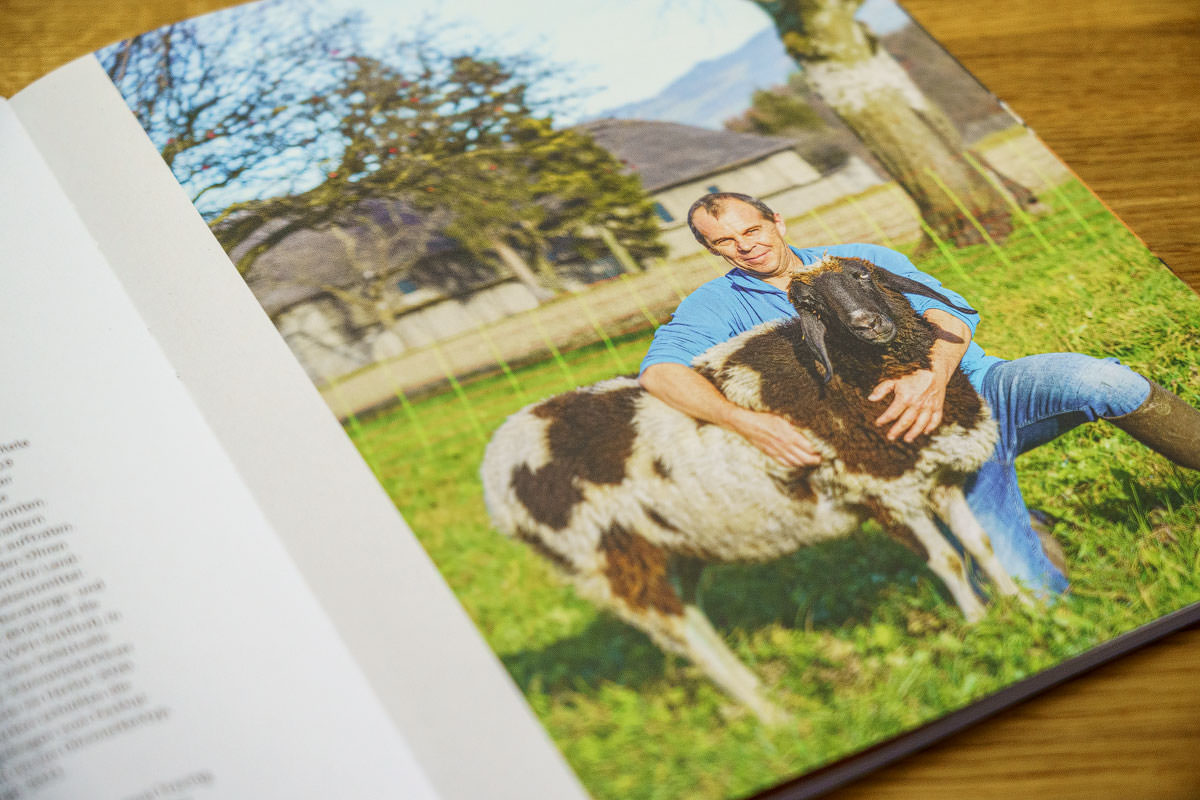 Fotograf Interlaken Bern Thun Geschaeftsbericht Fotografie Identitas Lifestylefotos Werbefotografie Tierfotos Portraitfotografie Werbefotografie