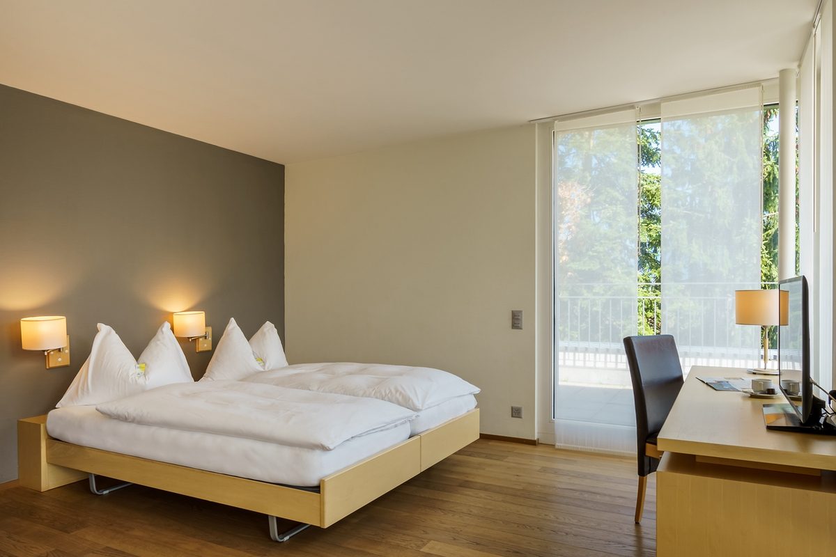 Hotelfotos Artos Interlaken Fotograf Interlaken Hotelfotografie Interlaken Thun Bern Schweiz Interiorfotografie Fotografie Ferienwohnung Mietwohnung Immobilien Fotos ArchitekturHotelfotos Fotograf Interlaken Hotelfotografie Interlaken Thun Bern Schweiz Interiorfotografie Fotografie Ferienwohnung Mietwohnung Immobilien Fotos Architektur