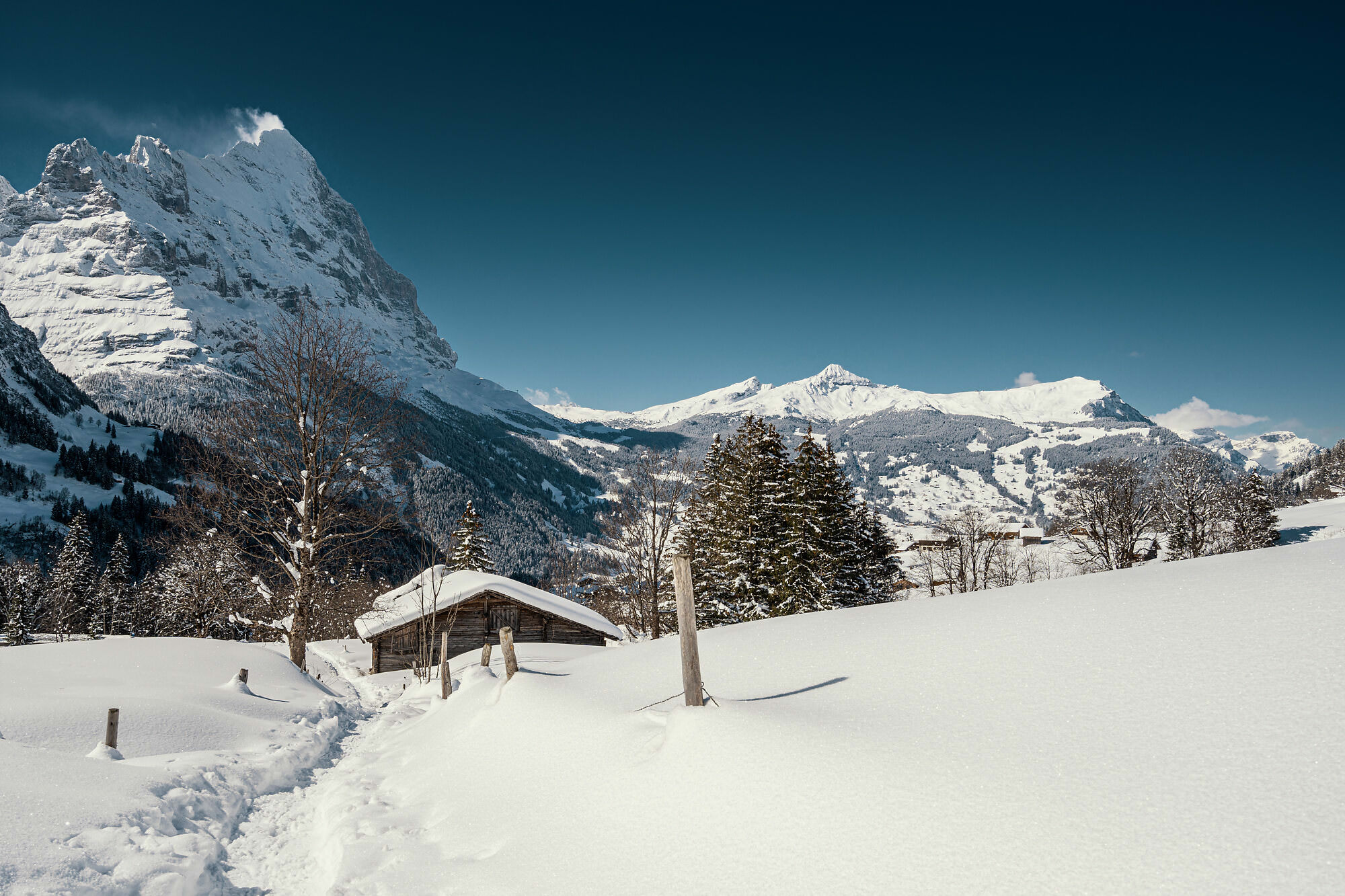 Fotograf Interlaken Thun Bern Landschaftsfotos Tourismusfotos Wanderfotos Landschaften Berner Oberland Schweiz Sommer Winter Herbst Berufsfotograf