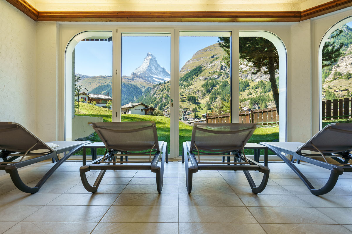 Hotelfotografie Zermatt Hotelfotograf Interiorfotograf Architekturfotograf MAMO Photography Interlaken Schweiz Hotel Alpenroyal Zermatt Matterhorn Sommer Wallis