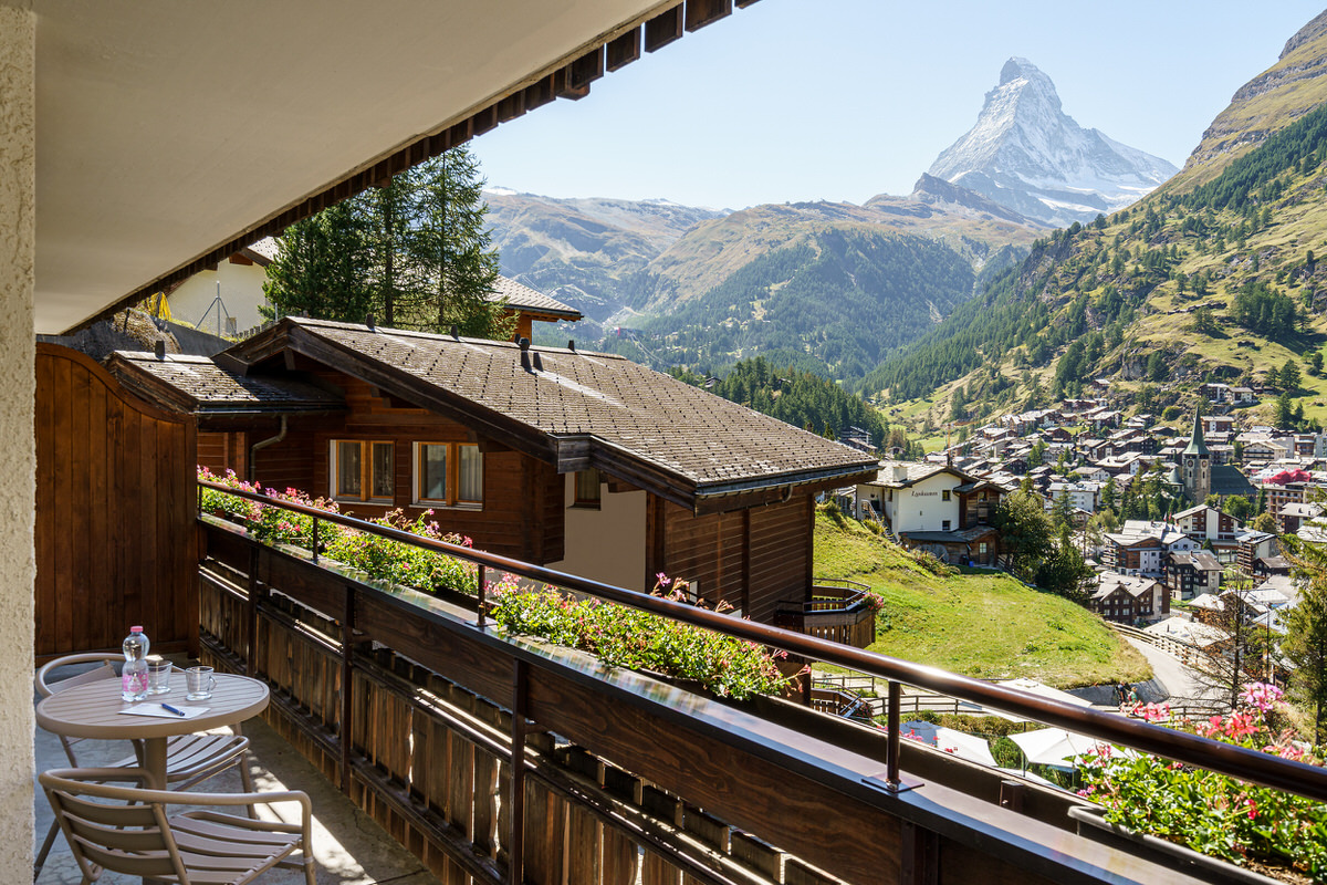 Hotelfotografie Zermatt Hotelfotograf Interiorfotograf Architekturfotograf MAMO Photography Interlaken Schweiz Hotel Alpenroyal Zermatt Matterhorn Sommer Wallis