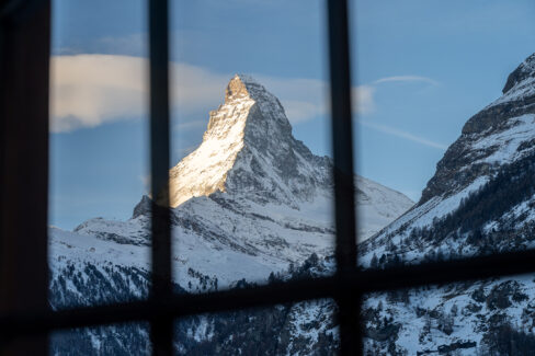 Hotel Alpenroyal, Zermatt - Schweiz. Fotografiert von MAMO Photography, Interlaken - Schweiz. Hotelfotograf, Immobilienfotograf, Architekturfotograf, Aussicht im Hotel Alpenroyal in Zermatt, Schweiz