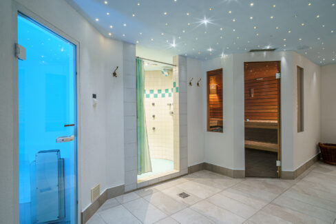 Hotel Alpenroyal, Zermatt - Schweiz. Fotografiert von MAMO Photography, Interlaken - Schweiz. Hotelfotograf, Immobilienfotograf, Architekturfotograf, Wellnessbereich, Sauna, Dampfbad im Hotel Alpenroyal in Zermatt, Schweiz